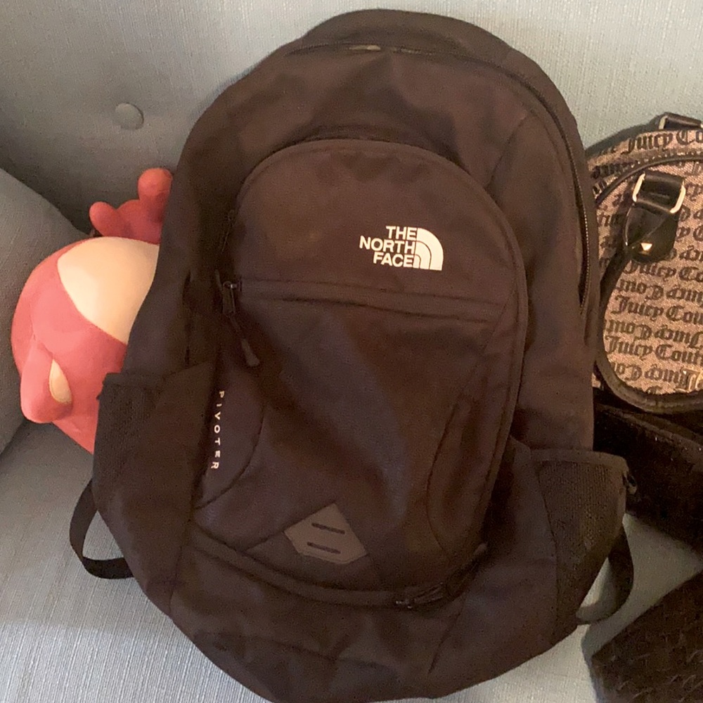 The north face pivoter backpack